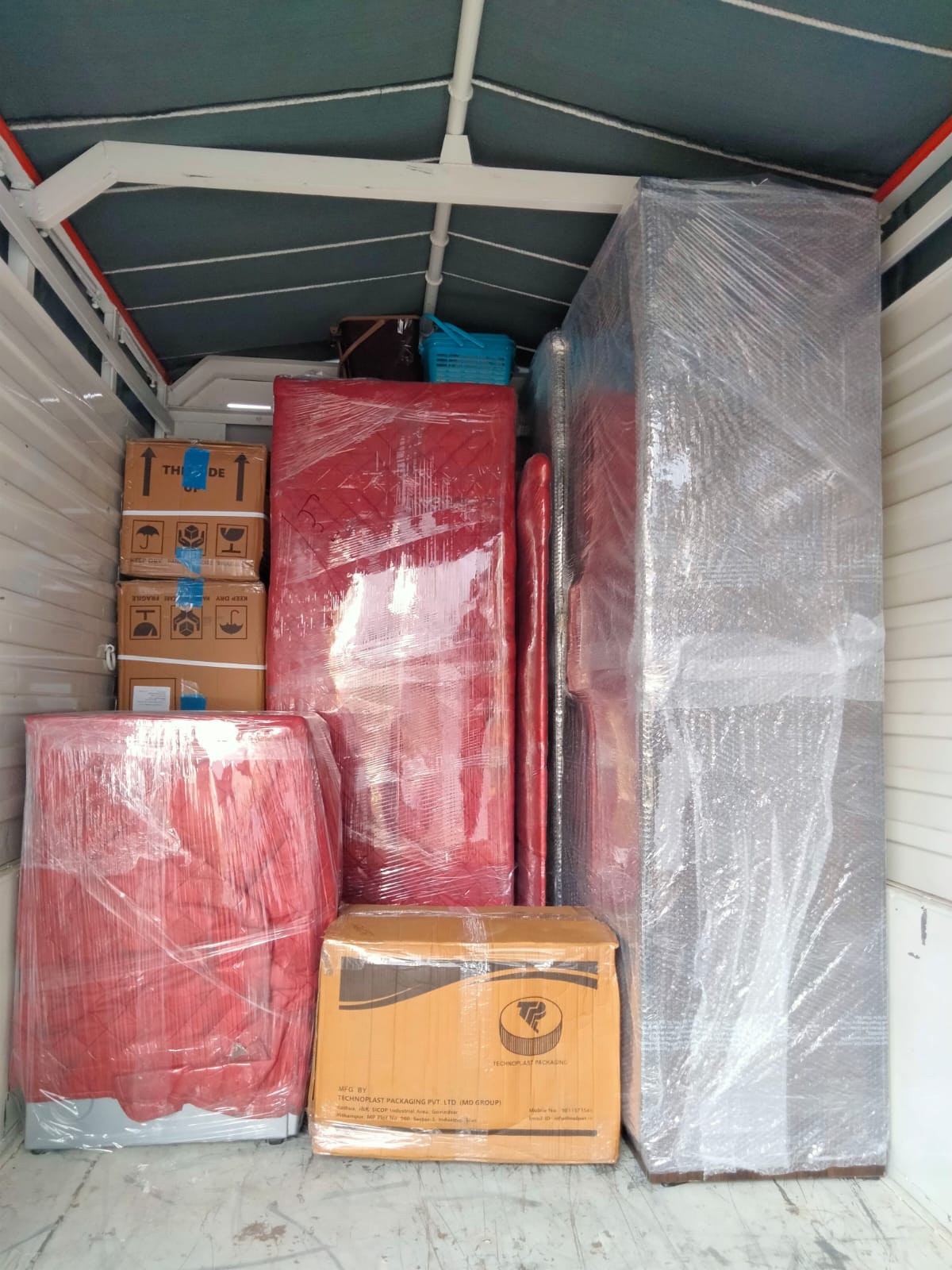 Professional packers and movers team