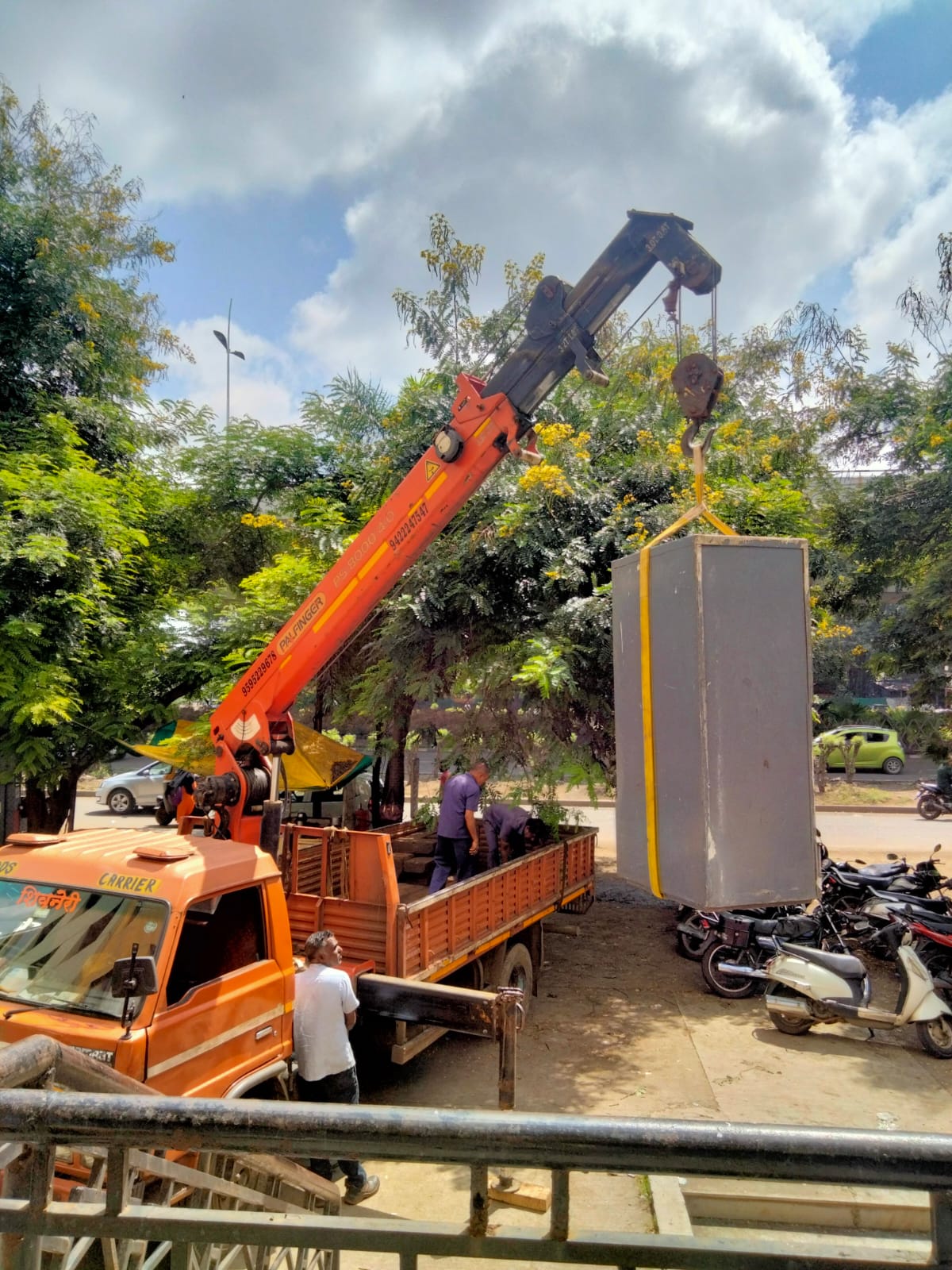 Professional packers and movers team